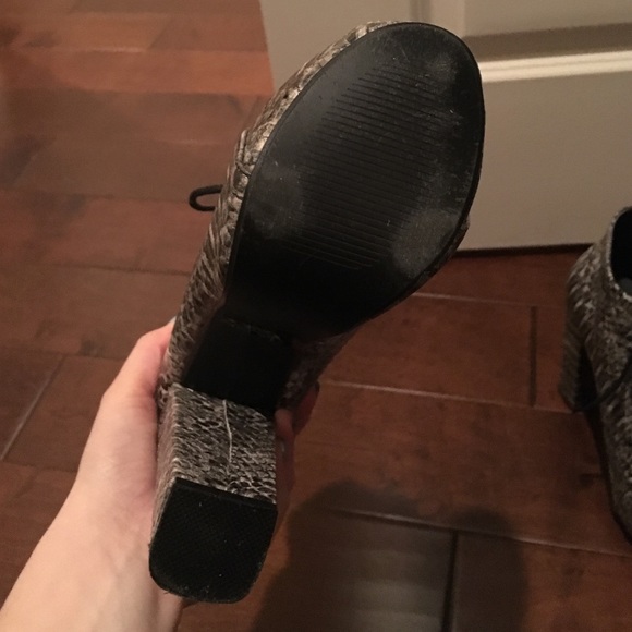 Chunky heel snake skin booties - Picture 3 of 3